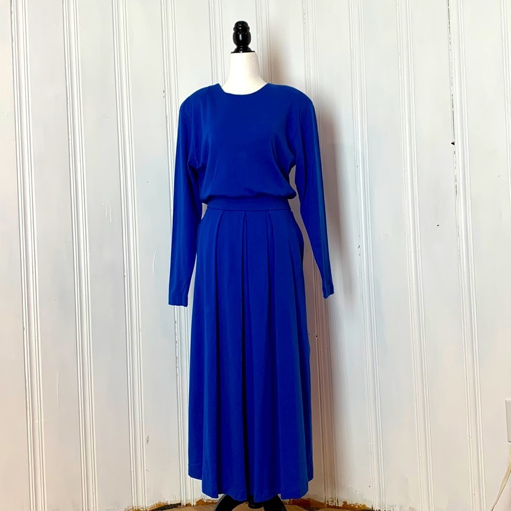 PORTS INTERNATIONAL stunning royal blue skirt and top set